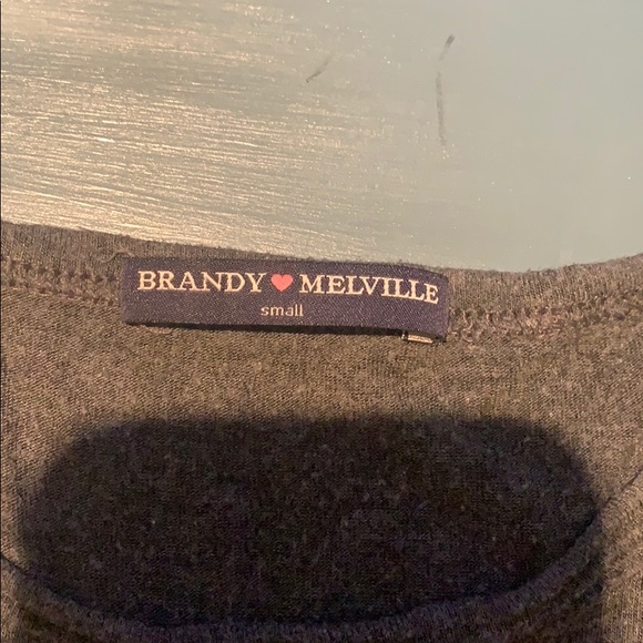 Grey long sleeve from brandy Melville - Picture 2 of 3